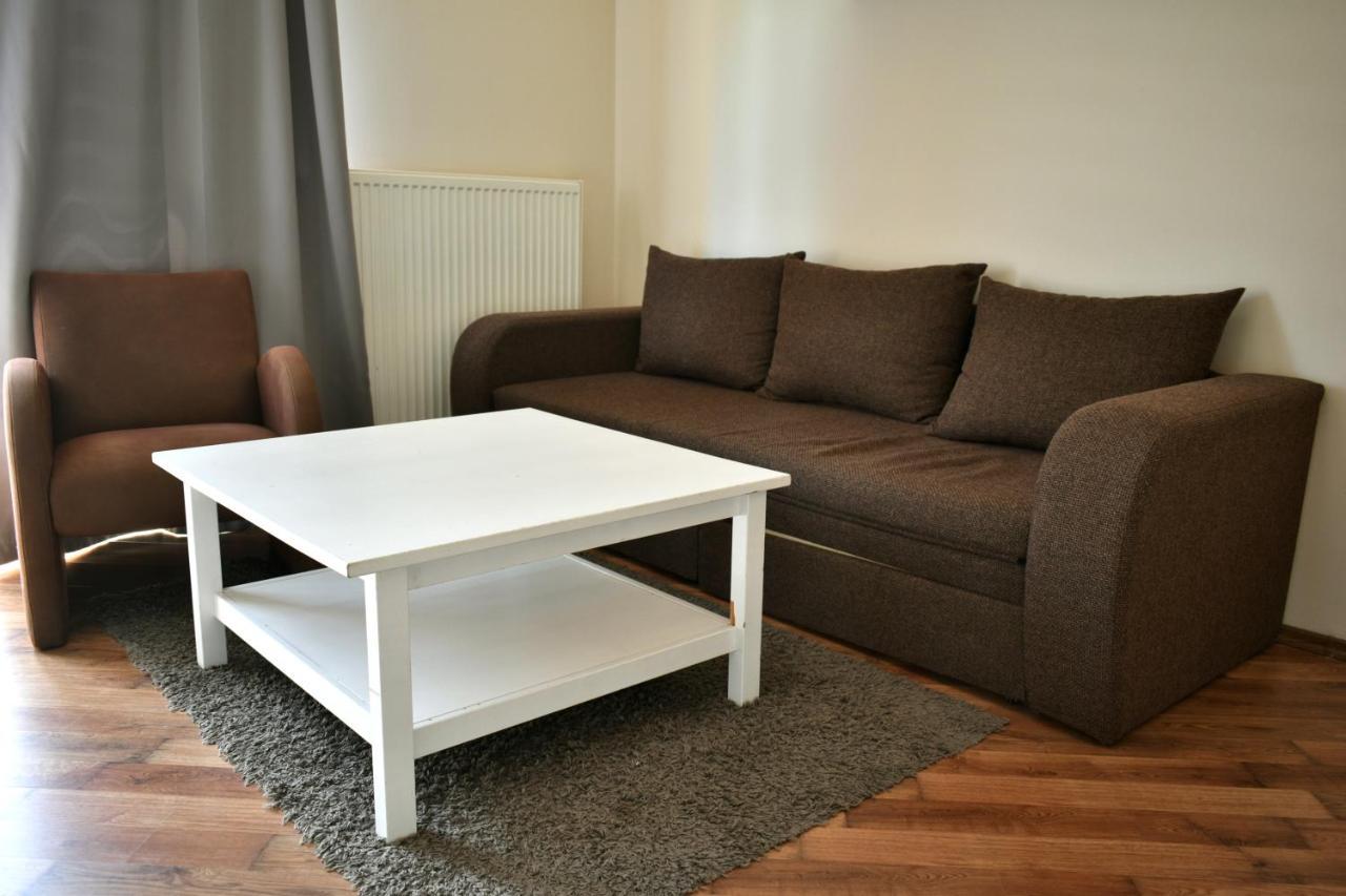 Lagom Apartman Gyula Esterno foto